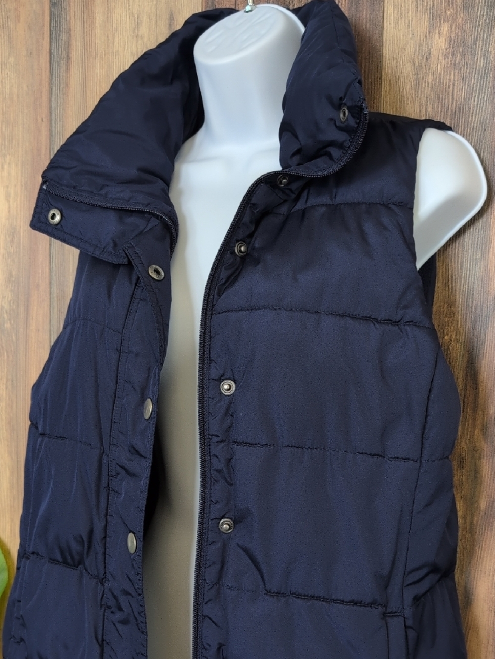 Old Navy Navy Blue Quilted Puffer Vest M          Q234 - Picture 2 of 7